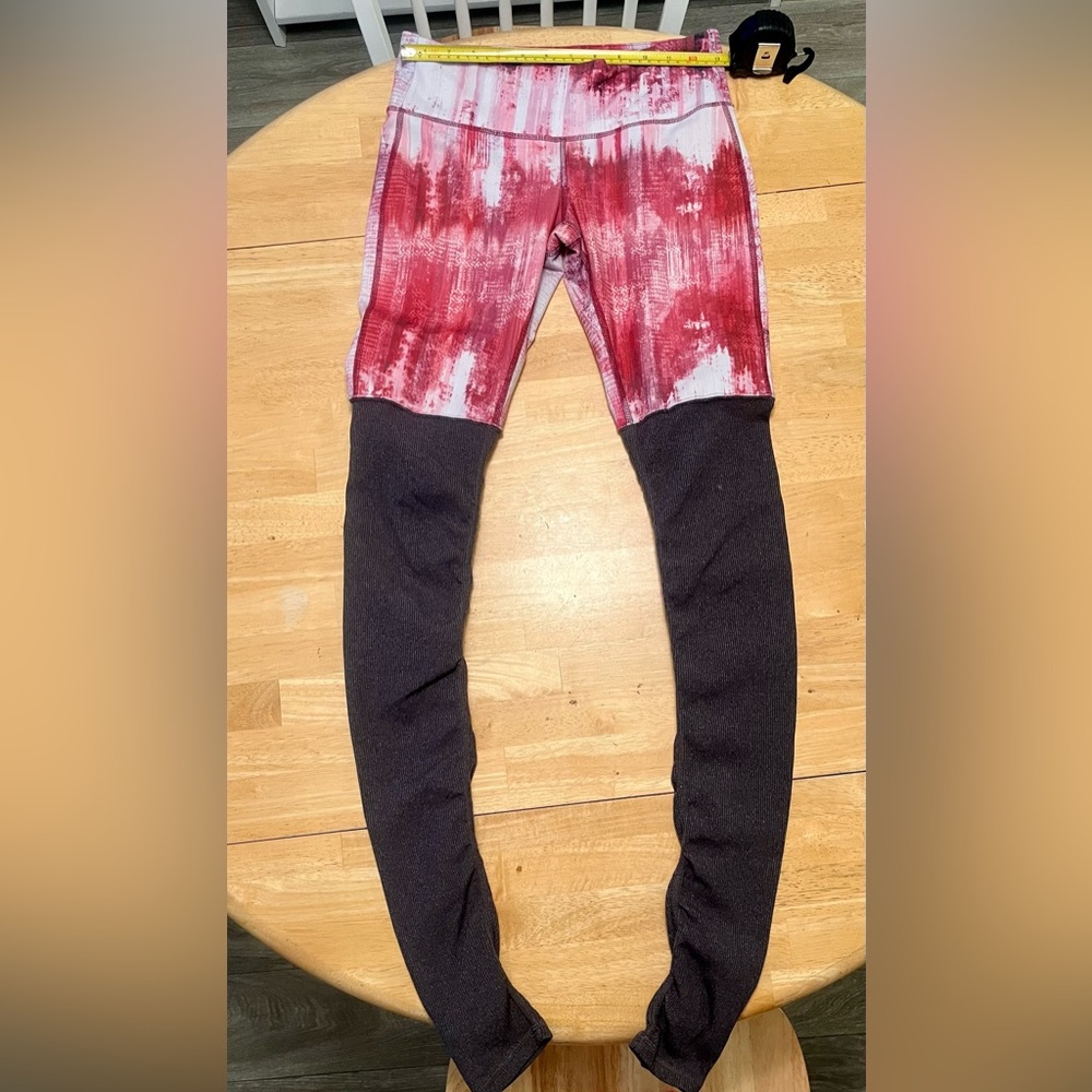 Alo Goddess Leggings Medium with original logo.